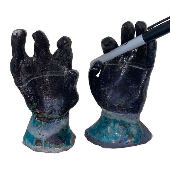 Life-Sized Hands Ceramic Sculpture Set- Morbid Surrealism- Gothic Vamp Decor- Bl - Picture 2 of 11